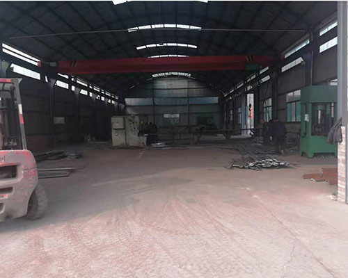 交城县联宇钢模板公司：​选择钢模板租赁应该考虑哪些因素？